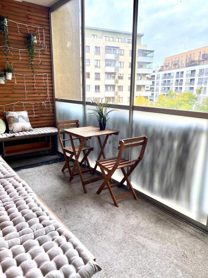 Butas Bezagenta 2 Bedroom With Balcony Fast Wifi/free Underground Parking *